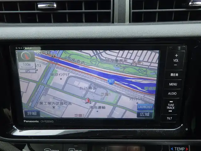 トヨタ アクア X－URBAN 千葉県 2015(平27)年 5.1万km グレーメタリック 社外SDナビ/地デジTV/【DVD/CD再生機能　Bluetooth接続】/バックカメラ/ハーフレザーシート/革巻きステアリング/ステアリングスイッチ/ETC/LEDヘッドライト/フォグライト/ウインカーミラー/エアロ/純正16インチアルミホイル/スマートキー