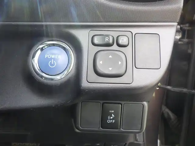 トヨタ アクア X－URBAN 千葉県 2015(平27)年 5.1万km グレーメタリック 社外SDナビ/地デジTV/【DVD/CD再生機能　Bluetooth接続】/バックカメラ/ハーフレザーシート/革巻きステアリング/ステアリングスイッチ/ETC/LEDヘッドライト/フォグライト/ウインカーミラー/エアロ/純正16インチアルミホイル/スマートキー