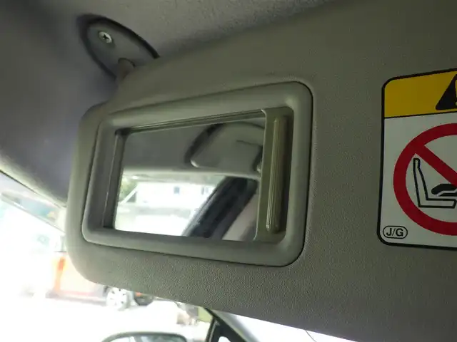 トヨタ アクア X－URBAN 千葉県 2015(平27)年 5.1万km グレーメタリック 社外SDナビ/地デジTV/【DVD/CD再生機能　Bluetooth接続】/バックカメラ/ハーフレザーシート/革巻きステアリング/ステアリングスイッチ/ETC/LEDヘッドライト/フォグライト/ウインカーミラー/エアロ/純正16インチアルミホイル/スマートキー