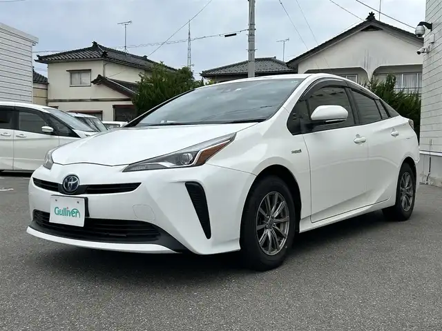 トヨタ プリウス S 山形県 2020(令2)年 9.3万km スーパーホワイトⅡ 4WD/純正SDナビ/・ワンセグ/CD/AM/FM/Bluetooth/衝突軽減ブレーキ/アダプティブクルーズコントロール/レーンキープアシスト/横滑り防止装置/盗難防止装置/バックカメラ/オートライト/オートマチックハイビーム/LEDライト/スマートキー/ダブルエアバック/純正フロアマット/社外15インチアルミホイール/取扱説明書