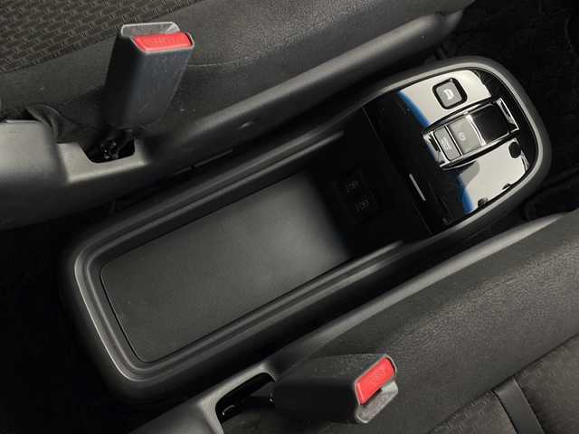 ホンダ ステップワゴン スパーダ eHEV G ホンダS 鹿児島県 2021(令3)年 2.7万km プラチナホワイトパール 禁煙/ワンオーナー /純正9インチメモリナビ フルセグ/（CD/DVD/SD/MSV/BT/AppleCarPlay）/純正フリップダウンモニター/バックカメラ /わくわくゲート/前後ドライブレコーダー /純正16AW/ビルトインETC2.0 /ECON /EVモード/両側パワースライドドア /電格ミラー/LEDオートライト /フォグランプ/革巻きステアリング /ステアリングスイッチ/ホンダセンシング /CMBS/アダプティブクルーズコントロール/コーナーセンサー/先行車発進お知らせ /路外逸脱抑制 /標識認識/レーンキープアシスト /純正マット /ドアバイザー/スマートキー /プッシュスタート/保証書 /取扱説明書 /ナビ取説 /記録簿 /スペアキー