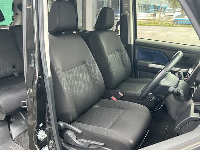 トヨタ ルーミー カスタムG S 京都府 2017(平29)年 13.3万km ブラックマイカメタリック 社外9インチナビ/フルセグ/Bluetooth/衝突軽減装置/両側電動スライドドア/クルーズコントロール/禁煙車/クリアランスソナー/バックカメラ/ETC/LEDヘッドライト/スマートキー/ドライブレコーダー/純正アルミ/電動格納ミラー/プッシュスタート/アイドリングストップ