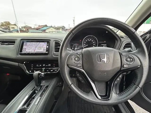 ホンダ ヴェゼル X ホンダセンシング 愛知県 2018(平30)年 2.8万km ルーセブラックM 純正ナビ/フルセグTV/Bluetooth/DVD/CD/AM/FM/USB/AUX/iPod/SD/レーダークルーズコントロール/プリクラッシュセーフティ/レーントレーラーアシスト/横滑り防止機能/ドライブレコーダー（前後）/純正フロアマット/純正16インチAW/LEDヘッドライト/オートライト/ビルトインETC/スマートキー