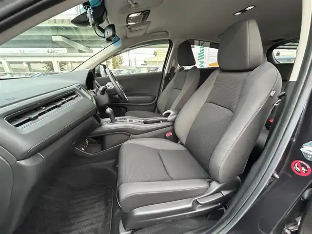 ホンダ ヴェゼル X ホンダセンシング 愛知県 2018(平30)年 2.8万km ルーセブラックM 純正ナビ/フルセグTV/Bluetooth/DVD/CD/AM/FM/USB/AUX/iPod/SD/レーダークルーズコントロール/プリクラッシュセーフティ/レーントレーラーアシスト/横滑り防止機能/ドライブレコーダー（前後）/純正フロアマット/純正16インチAW/LEDヘッドライト/オートライト/ビルトインETC/スマートキー