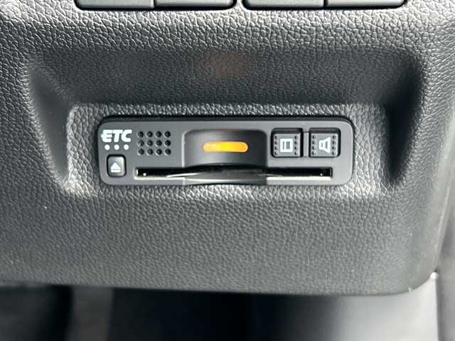 ホンダ フリード ハイブリット G ホンダセンシング 長野県 2021(令3)年 4.8万km プラチナホワイトパール ・社外メーカーオプションナビ/(Bluetooth/CD/DVD/フルセグTV/HDMI)/・バックカメラ/・USB入力端子/・前後ドライブレコーダー/・両側パワースライドドア/・純正フロアマット/・社外モデューロエアロ(フロント/サイド/リア)/・社外17インチアルミホイール/・コーナーセンサー/・レーンキープアシスト/・クルーズコントロール/・LEDヘッドライト/・社外キャリパー/・社外サブウーハー(TS-WX130DA)