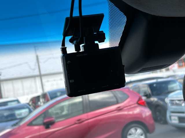 ホンダ フリード ハイブリット G ホンダセンシング 長野県 2021(令3)年 4.8万km プラチナホワイトパール ・社外メーカーオプションナビ/(Bluetooth/CD/DVD/フルセグTV/HDMI)/・バックカメラ/・USB入力端子/・前後ドライブレコーダー/・両側パワースライドドア/・純正フロアマット/・社外モデューロエアロ(フロント/サイド/リア)/・社外17インチアルミホイール/・コーナーセンサー/・レーンキープアシスト/・クルーズコントロール/・LEDヘッドライト/・社外キャリパー/・社外サブウーハー(TS-WX130DA)