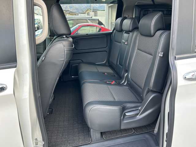 ホンダ フリード ハイブリット G ホンダセンシング 長野県 2021(令3)年 4.8万km プラチナホワイトパール ・社外メーカーオプションナビ/(Bluetooth/CD/DVD/フルセグTV/HDMI)/・バックカメラ/・USB入力端子/・前後ドライブレコーダー/・両側パワースライドドア/・純正フロアマット/・社外モデューロエアロ(フロント/サイド/リア)/・社外17インチアルミホイール/・コーナーセンサー/・レーンキープアシスト/・クルーズコントロール/・LEDヘッドライト/・社外キャリパー/・社外サブウーハー(TS-WX130DA)