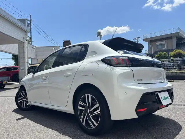 プジョー ２０８ アリュール 愛知県 2021(令3)年 6.3万km パール 純正ディスプレイオーディオ/　(BT/USB/iPod/AppleCarPlay/AndroidAuto)/バックカメラ/ETC/前後ドライブレコーダー/衝突軽減ブレーキ/レーンアシスト/クリアランスソナー/置くだけ充電/ハーフレザーシート/電動パーキングブレーキ/パドルシフト/プッシュスタート/純正フロアマット/スマートキー×2