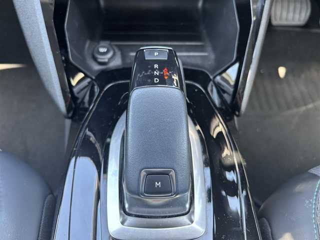 プジョー ２０８ アリュール 愛知県 2021(令3)年 6.3万km パール 純正ディスプレイオーディオ/　(BT/USB/iPod/AppleCarPlay/AndroidAuto)/バックカメラ/ETC/前後ドライブレコーダー/衝突軽減ブレーキ/レーンアシスト/クリアランスソナー/置くだけ充電/ハーフレザーシート/電動パーキングブレーキ/パドルシフト/プッシュスタート/純正フロアマット/スマートキー×2