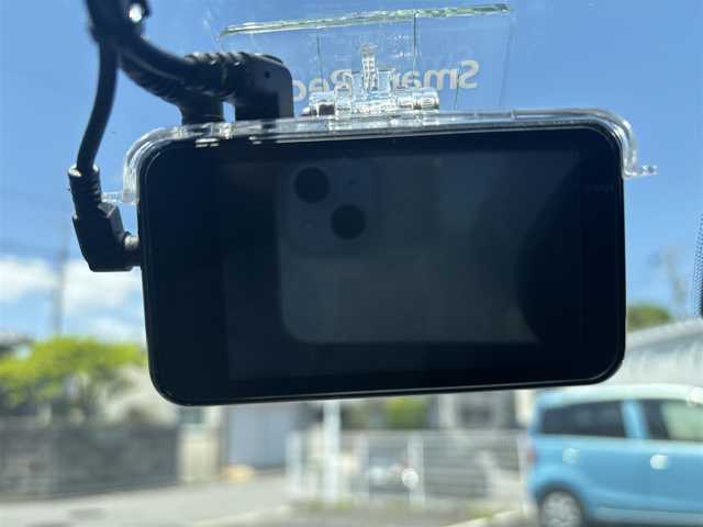プジョー ２０８ アリュール 愛知県 2021(令3)年 6.3万km パール 純正ディスプレイオーディオ/　(BT/USB/iPod/AppleCarPlay/AndroidAuto)/バックカメラ/ETC/前後ドライブレコーダー/衝突軽減ブレーキ/レーンアシスト/クリアランスソナー/置くだけ充電/ハーフレザーシート/電動パーキングブレーキ/パドルシフト/プッシュスタート/純正フロアマット/スマートキー×2