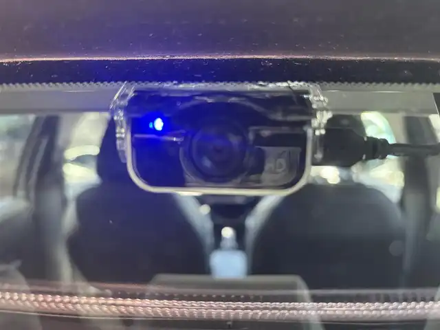 プジョー ２０８ アリュール 愛知県 2021(令3)年 6.3万km パール 純正ディスプレイオーディオ/　(BT/USB/iPod/AppleCarPlay/AndroidAuto)/バックカメラ/ETC/前後ドライブレコーダー/衝突軽減ブレーキ/レーンアシスト/クリアランスソナー/置くだけ充電/ハーフレザーシート/電動パーキングブレーキ/パドルシフト/プッシュスタート/純正フロアマット/スマートキー×2