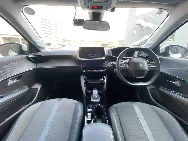 プジョー ２０８ アリュール 栃木県 2021(令3)年 6.3万km パール ACC/レーンキープ/AppleCarPlay/バックカメラ/純正ディスプレイオーディオ/ハーフレザー/置くだけ充電/ETC/LED/純正16インチAW/社外ドラレコ前後