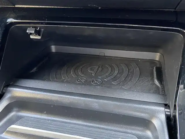 プジョー ２０８ アリュール 栃木県 2021(令3)年 6.3万km パール ACC/レーンキープ/AppleCarPlay/バックカメラ/純正ディスプレイオーディオ/ハーフレザー/置くだけ充電/ETC/LED/純正16インチAW/社外ドラレコ前後