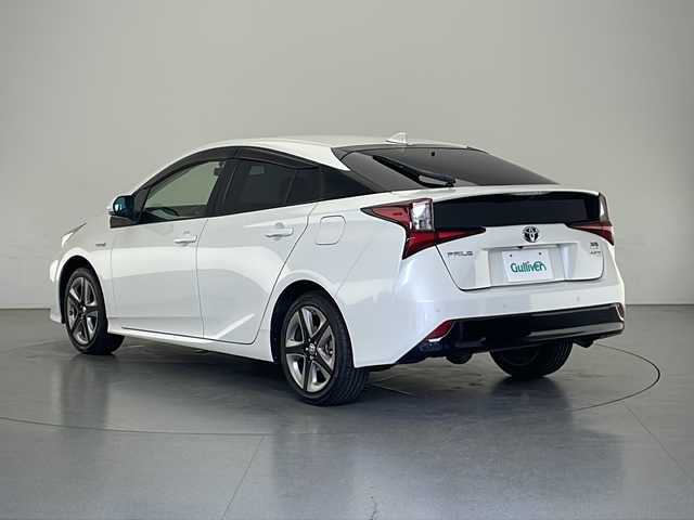 トヨタ プリウス S ツーリングセレクション 長野県 2020(令2)年 6.9万km ホワイトパールクリスタルシャイン 4WD/純正SDナビ&フルセグTV&CD&DVD&USB&BT/トヨタセーフティセンス/アダプティブクルーズコントロール/レーンディパーチャーアラート/プリクラッシュセーフティ/パーキングサポートブレーキ/ヘッドアップディスプレイ/クリアランスソナー/ふらつき警報/寒冷地仕様/フロントワイパーデアイサー/リアフォグランプ/合皮シート/前席シートヒーター/ステアリングスイッチ/バックカメラ/ビルトインETC/LEDヘッドライト/オートライト/フロントフォグランプ/電動格納ミラー/ウィンカーミラー/純正17インチAW装着/純正フロアマット/プッシュスタート/スマートキー