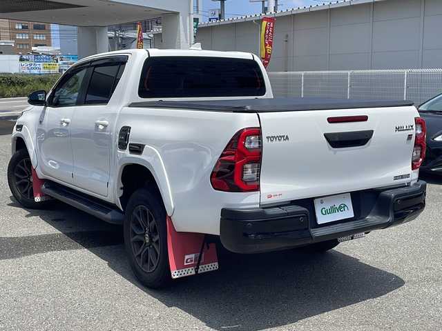 トヨタ ハイラックス Z GRスポーツ 福岡県 2022(令4)年 4.4万km スーパーホワイトⅡ ワンオーナー/純正ナビ（Bluetooth）/アラウンドビューモニター/クリアランスソナー/レーダークルーズコントロール/パドルシフト/ドライブレコーダー/４WD/パワーシート/MTモード付AT/センターデフロック/ダウンヒルアシストコントロール/アイドリングストップ/USB入力端子/スペアキー/純正フロアマット/パワーウィンドウ/純正アルミホイール/エアバッグ（運転席・助手席・サイド）/衝突被害軽減システム/横滑り防止装置/盗難防止装置/レーンキープアシスト/盗難防止装置/オートライト/ABS/保証書/取扱説明書/スマートキー