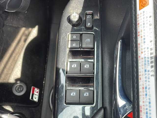 トヨタ ハイラックス Z GRスポーツ 福岡県 2022(令4)年 4.4万km スーパーホワイトⅡ ワンオーナー/純正ナビ（Bluetooth）/アラウンドビューモニター/クリアランスソナー/レーダークルーズコントロール/パドルシフト/ドライブレコーダー/４WD/パワーシート/MTモード付AT/センターデフロック/ダウンヒルアシストコントロール/アイドリングストップ/USB入力端子/スペアキー/純正フロアマット/パワーウィンドウ/純正アルミホイール/エアバッグ（運転席・助手席・サイド）/衝突被害軽減システム/横滑り防止装置/盗難防止装置/レーンキープアシスト/盗難防止装置/オートライト/ABS/保証書/取扱説明書/スマートキー