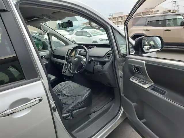 トヨタ ヴォクシー ZS 煌Ⅱ 東京都 2009(平21)年 10.7万km シルバーM 純正ナビ/CD/DVD/TV/Bluetooth/バックカメラ/ビルトインETC/フロントドライブレコーダー/両側パワースライドドア/リヤエアコン/オートライト/スマートキー