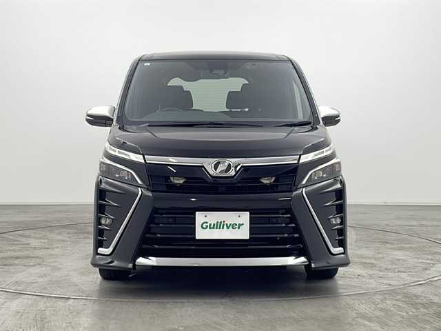 トヨタ ヴォクシー ZS 煌Ⅱ 群馬県 2019(平31)年 5.3万km ブラック 雹害車　アルパイン１１型ナビ　アルパイン１０．１型後席モニター　バックカメラ　ドラレコ　ＥＴＣ　クルーズコントロール　両側電動スライドドア　衝突被害軽減ブレーキ　ＬＥＤライト　オートハイビーム　禁煙車
