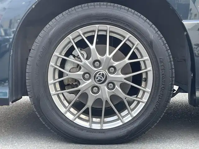 トヨタ ヴォクシー ハイブリッド ZS 静岡県 2021(令3)年 4.3万km ブラッキッシュアゲハガラスフレーク エンジンスタートボタン/パワーステアリング/パワーウィンドウ/アイドリングストップ/Ｗオートエアコン/スマートキー/スペアキー1本/クルーズコントロール/純正12.1インチ後席モニター/USB入力端子/ETC/バックカメラ/純正10インチナビ（CD/DVD/BT/フルセグ）/三列シート/ウォークスルー/ドライブレコーダー前後/純正フロアマット/両側パワースライドドア/布シート/前席シートヒーター/アルミホイール/ABS/横滑り防止装置/コーナーセンサー前後/レーンキープアシスト/オートライト/オートマチックハイビーム/LEDヘッドライト/Wエアバッグ/衝突軽減システム/HDMI