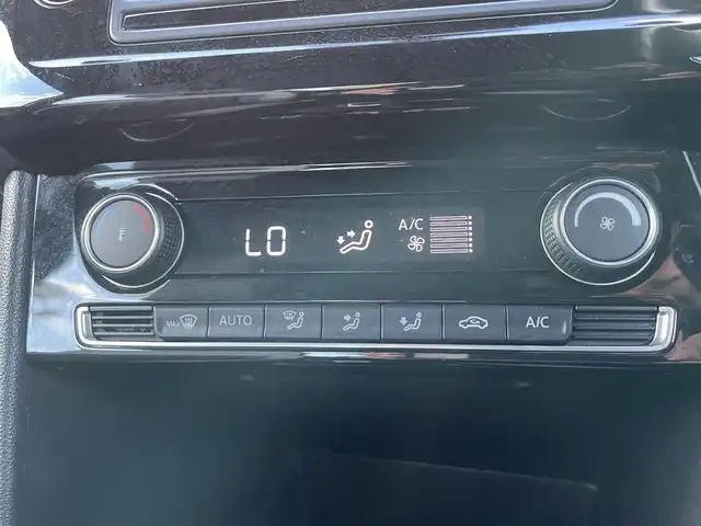 フォルクスワーゲン ポロ ブルーGT 群馬県 2015(平27)年 10.2万km ディープブラックパールエフェクト 純正ディスプレイ（ミラーリンク対応）/Bluetooth/リモコンキー×2/クルーズコントロール/パドルシフト/HIDヘッドライト/ドライブレコーダー