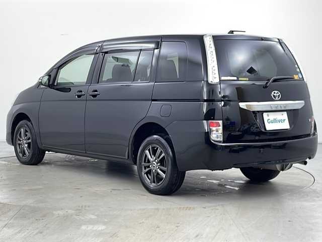 トヨタ アイシス L 道央・札幌 2015(平27)年 2.3万km ブラック ・４WD/・純正ナビ/（CD/DVD/BT/フルセグTV/SD）/・バックカメラ/・片側パワースライドドア/・横滑り防止/・社外ドラレコ/・スマートキー/・プッシュスタート/・スペアキー/・保証書/・取扱説明書