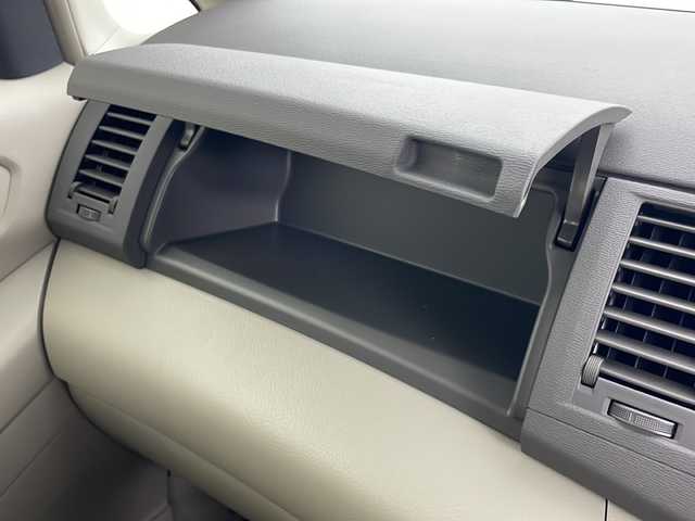 トヨタ アイシス L 道央・札幌 2015(平27)年 2.3万km ブラック ・４WD/・純正ナビ/（CD/DVD/BT/フルセグTV/SD）/・バックカメラ/・片側パワースライドドア/・横滑り防止/・社外ドラレコ/・スマートキー/・プッシュスタート/・スペアキー/・保証書/・取扱説明書