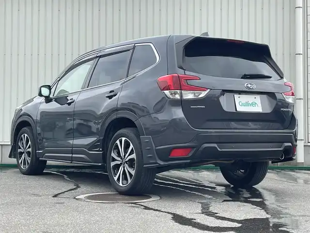 スバル フォレスター プレミアム 富山県 2020(令2)年 4.1万km マグネタイトグレーメタリック STiエアロ/4WD/アイサイトコアテクノロジー/アイサイトセイフティプラス/レーダークルーズコントロール/ブラインドスポットモニター/9インチナビ/フルセグTV/Bluetooth/DVD再生/フロントカメラ/左サイドカメラ/バックカメラ/ETC/スマートキー/デジタルインナーミラー/前後ドライブレコーダー/ハーフレザーシート/前席パワーシート/全席シートヒーター/LEDオートライト/LEDフォグライト