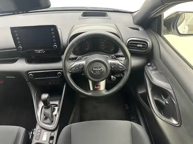 トヨタ ＧＲヤリス RS 兵庫県 2021(令3)年 5.1万km プラチナホワイトパールマイカ 純正ディスプレイオーディオ/USB BT/バックカメラ/レーダークルーズコントロール/プリクラッシュセーフティー/LTA/RSA/RCTA/PKSB/BSM/HUD/コーナーセンサー/LEDヘッドライト/LEDフォグライト/オートライト/オートハイビーム/ドライブレコーダー/スマートキー/スペアキー