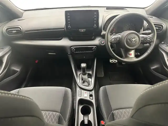 トヨタ ＧＲヤリス RS 兵庫県 2021(令3)年 5.1万km プラチナホワイトパールマイカ 純正ディスプレイオーディオ/USB BT/バックカメラ/レーダークルーズコントロール/プリクラッシュセーフティー/LTA/RSA/RCTA/PKSB/BSM/HUD/コーナーセンサー/LEDヘッドライト/LEDフォグライト/オートライト/オートハイビーム/ドライブレコーダー/スマートキー/スペアキー