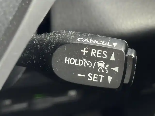 トヨタ Ｃ－ＨＲ G 福岡県 2019(平31)年 3万km ブラックマイカ 純正ナビ（フルセグＴＶ）　/バックカメラ　/ビルトインＥＴＣ　/レーダークルーズコントロール　/コーナーセンサー　/衝突軽減ブレーキ　/レーンキープ　/ＢＳＭ　/ハーフレザーシート　/シートヒーター　/純正１８インチＡＷ　/ＬＥＤ