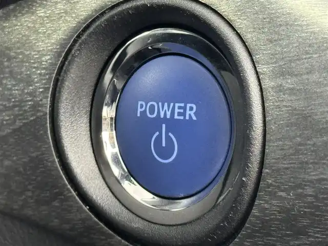 トヨタ Ｃ－ＨＲ G 福岡県 2019(平31)年 3万km ブラックマイカ 純正ナビ（フルセグＴＶ）　/バックカメラ　/ビルトインＥＴＣ　/レーダークルーズコントロール　/コーナーセンサー　/衝突軽減ブレーキ　/レーンキープ　/ＢＳＭ　/ハーフレザーシート　/シートヒーター　/純正１８インチＡＷ　/ＬＥＤ