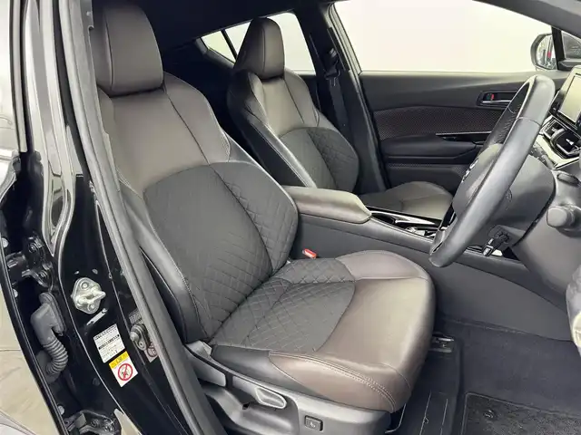 トヨタ Ｃ－ＨＲ G 福岡県 2019(平31)年 3万km ブラックマイカ 純正ナビ（フルセグＴＶ）　/バックカメラ　/ビルトインＥＴＣ　/レーダークルーズコントロール　/コーナーセンサー　/衝突軽減ブレーキ　/レーンキープ　/ＢＳＭ　/ハーフレザーシート　/シートヒーター　/純正１８インチＡＷ　/ＬＥＤ
