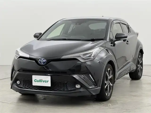 トヨタ Ｃ－ＨＲ G 福岡県 2019(平31)年 3万km ブラックマイカ 純正ナビ（フルセグＴＶ）　/バックカメラ　/ビルトインＥＴＣ　/レーダークルーズコントロール　/コーナーセンサー　/衝突軽減ブレーキ　/レーンキープ　/ＢＳＭ　/ハーフレザーシート　/シートヒーター　/純正１８インチＡＷ　/ＬＥＤ