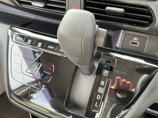 日産 デイズ X 岩手県 2020(令2)年 2.5万km スターリングシルバーM 社外SDナビ/AM/FM/CD/DVD/Bluetooth/フルセグTV/バックカメラ/ETC/ドライブレコーダー/衝突被害軽減ブレーキ/横滑り防止装置/アイドリングストップ/オートライト/フォグランプ/スマートキー/プッシュスタート/電動格納ミラー/純正14インチAW/純正フロアマット/純正ドアバイザー/保証書/取扱説明書
