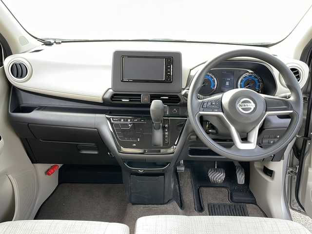 日産 デイズ X 岩手県 2020(令2)年 2.5万km スターリングシルバーM 社外SDナビ/AM/FM/CD/DVD/Bluetooth/フルセグTV/バックカメラ/ETC/ドライブレコーダー/衝突被害軽減ブレーキ/横滑り防止装置/アイドリングストップ/オートライト/フォグランプ/スマートキー/プッシュスタート/電動格納ミラー/純正14インチAW/純正フロアマット/純正ドアバイザー/保証書/取扱説明書