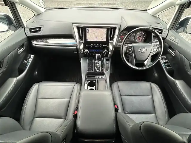 トヨタ アルファード S Cパッケージ 愛知県 2020(令2)年 2.5万km ホワイトパールクリスタルシャイン ワンオーナー/純正メモリナビ(FM/AM/CD/DVD/BT/USB/Miracast)/トヨタセーフティーセンス/ ・プリクラッシュセーフティー/ ・レーントレーシングアシスト/ ・クリアランスソナー/ ・パーキングサポートブレーキ/ ・ロードサインアシスト/ ・レーダークルーズコントロール/純正フリップダウンモニター/モデリスタエアロ/カーテシランプ/バックカメラ/クリアランスソナー・コーナーセンサー/ドライブレコーダー/レザーシート/パワーシート/シートヒーター・エアシート/ハンドルヒーター/オッドマン/パワーバックドア/両側パワースライドドア/100V充電/三眼LEDヘッドライト/フォグランプ/モデリスタAW20インチ/電動格納ミラー/nanoe/純正フロアマット/ETC/ドアバイザー/プッシュスタート/スマートキー・スペアキー１本/ステアリングリモコン/ハンズフリー/ABS/取扱説明書・保証書