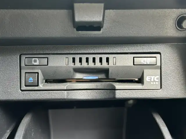 トヨタ アルファード S Cパッケージ 愛知県 2020(令2)年 2.5万km ホワイトパールクリスタルシャイン ワンオーナー/純正メモリナビ(FM/AM/CD/DVD/BT/USB/Miracast)/トヨタセーフティーセンス/ ・プリクラッシュセーフティー/ ・レーントレーシングアシスト/ ・クリアランスソナー/ ・パーキングサポートブレーキ/ ・ロードサインアシスト/ ・レーダークルーズコントロール/純正フリップダウンモニター/モデリスタエアロ/カーテシランプ/バックカメラ/クリアランスソナー・コーナーセンサー/ドライブレコーダー/レザーシート/パワーシート/シートヒーター・エアシート/ハンドルヒーター/オッドマン/パワーバックドア/両側パワースライドドア/100V充電/三眼LEDヘッドライト/フォグランプ/モデリスタAW20インチ/電動格納ミラー/nanoe/純正フロアマット/ETC/ドアバイザー/プッシュスタート/スマートキー・スペアキー１本/ステアリングリモコン/ハンズフリー/ABS/取扱説明書・保証書