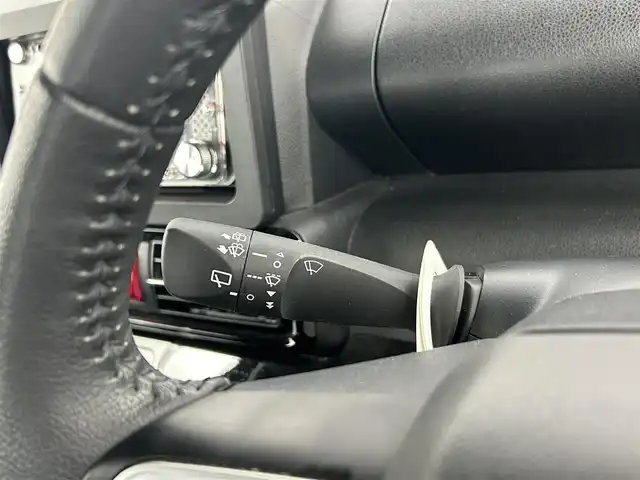 ダイハツ タント カスタム RS 千葉県 2023(令5)年 0.8万km シャイニングホワイトパール 禁煙車/スマートアシスト　/両側電動スライドドア　/ＬＥＤヘッドライト（オートライト機能付）　/フォグランプ　/シートヒーター　/社外オーディオ　/アイドリングストップ　/プッシュスタート　/電動パーキングブレーキ　/オートホールド/社外フロアマット/電動格納サイドミラー/リアサンシェード/ISOFIX/運転席シートリフター/ウィンカーミラー/前後コーナーセンサー