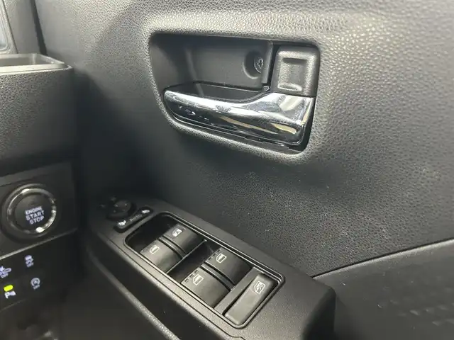 ダイハツ タント カスタム RS 千葉県 2023(令5)年 0.8万km シャイニングホワイトパール 禁煙車/スマートアシスト　/両側電動スライドドア　/ＬＥＤヘッドライト（オートライト機能付）　/フォグランプ　/シートヒーター　/社外オーディオ　/アイドリングストップ　/プッシュスタート　/電動パーキングブレーキ　/オートホールド/社外フロアマット/電動格納サイドミラー/リアサンシェード/ISOFIX/運転席シートリフター/ウィンカーミラー/前後コーナーセンサー