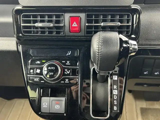 ダイハツ タント カスタム RS 千葉県 2023(令5)年 0.8万km シャイニングホワイトパール 禁煙車/スマートアシスト　/両側電動スライドドア　/ＬＥＤヘッドライト（オートライト機能付）　/フォグランプ　/シートヒーター　/社外オーディオ　/アイドリングストップ　/プッシュスタート　/電動パーキングブレーキ　/オートホールド/社外フロアマット/電動格納サイドミラー/リアサンシェード/ISOFIX/運転席シートリフター/ウィンカーミラー/前後コーナーセンサー