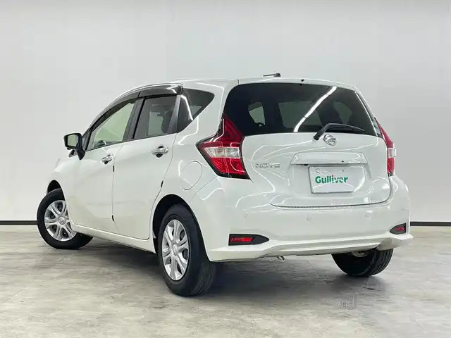 日産 ノート X 長崎県 2017(平29)年 4.1万km ブリリアントホワイトパール 純正7インチナビ　（MM316D-W）/・フルセグTV　CD/DVD/SD/Bluetooth/バックカメラ/アラウンドビューモニター/インテリジェントルームミラー/コーナーセンサー /ドライブレコーダー/アイドリングストップ/プッシュスタート/ステアリングスイッチ/衝突被害軽減ブレーキ/横滑り防止/レーンキープアシスト/純正フロアマット/純正14インチホイールキャップ/取扱説明書/保証書