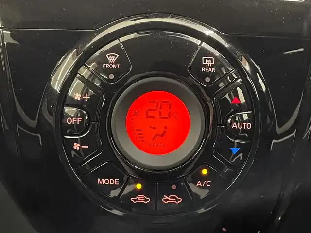 日産 ノート X 長崎県 2017(平29)年 4.1万km ブリリアントホワイトパール 純正7インチナビ　（MM316D-W）/・フルセグTV　CD/DVD/SD/Bluetooth/バックカメラ/アラウンドビューモニター/インテリジェントルームミラー/コーナーセンサー /ドライブレコーダー/アイドリングストップ/プッシュスタート/ステアリングスイッチ/衝突被害軽減ブレーキ/横滑り防止/レーンキープアシスト/純正フロアマット/純正14インチホイールキャップ/取扱説明書/保証書