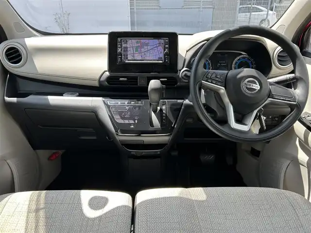 日産 デイズ X 島根県 2020(令2)年 5.3万km スパークリングレッドM 純正メモリナビ/フルセグテレビ/Bluetoothオーディオ/バックカメラ/前方ドライブレコーダー/エマージェンシーブレーキ/コーナーセンサー/アイドリングストップ/ETC/スマートキー/プッシュスタート/ドアバイザー/純正フロアマット