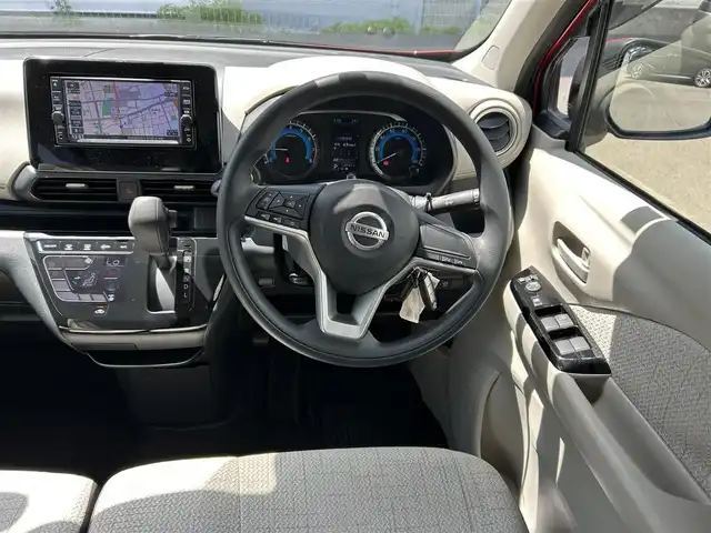 日産 デイズ X 島根県 2020(令2)年 5.3万km スパークリングレッドM 純正メモリナビ/フルセグテレビ/Bluetoothオーディオ/バックカメラ/前方ドライブレコーダー/エマージェンシーブレーキ/コーナーセンサー/アイドリングストップ/ETC/スマートキー/プッシュスタート/ドアバイザー/純正フロアマット