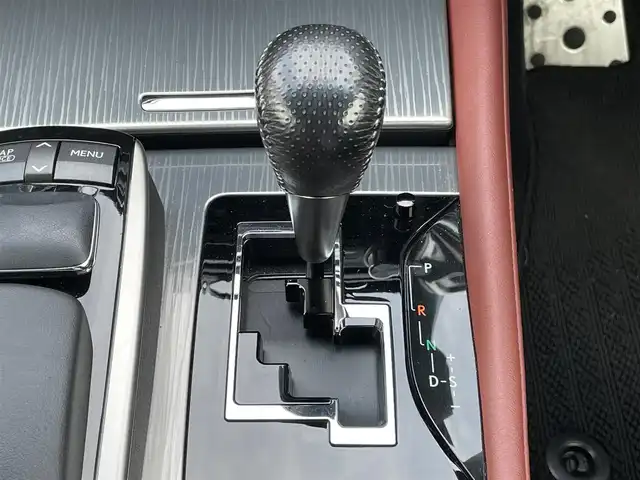 レクサス ＧＳ 450h Fスポーツ 道央・札幌 2012(平24)年 1.5万km ホワイトパールクリスタルシャイン ワンオーナー/純正メーカーナビ/CD/DVD/BT/フルセグ/横滑り防止装置/クルーズコントロール/バックカメラ/ビルトインETC/自動防眩ミラー/DRIVEMODE切替/EVMODE/SNOWMODE/前席パワーシート/D席メモリーシート/前席シートヒーター/前席エアシート/レザーシート/革巻きステアリング/ステアリングリモコン/パドルシフト/電動パーキング/ブレーキホールド/MTモード付AT/プッシュスタート/スマートキー/カードキー/LEDヘッドライト/オートライト/フォグランプ/ヘッドライトウォッシャー/電動格納ミラー/ヒーテッドドアミラー/ウィンカーミラー/純正フロアマット/スペアキー/純正エンジンスターター/AW付冬タイヤ積込/235/40/R19/2011年/山6mm