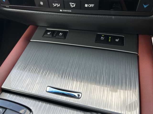 レクサス ＧＳ 450h Fスポーツ 福島県 2012(平24)年 1.5万km ホワイトパールクリスタルシャイン ワンオーナー/純正メーカーナビ/　【フルセグ/CD/DVD/BT】/横滑り防止装置/クルーズコントロール/バックカメラ/ビルトインETC/自動防眩ミラー/DRIVEMODE切替/EVMODE/SNOWMODE/前席パワーシート/D席メモリーシート/前席シートヒーター/前席エアシート/レザーシート/革巻きステアリング/ステアリングリモコン/パドルシフト/電動パーキング/ブレーキホールド/MTモード付AT/プッシュスタート/スマートキー/カードキー/LEDヘッドライト/オートライト/フォグランプ/ヘッドライトウォッシャー/電動格納ミラー/ヒーテッドドアミラー/ウィンカーミラー/純正フロアマット/スペアキー/純正エンジンスターター/AW付冬タイヤ積込/235/40/R19/2011年/山6mm