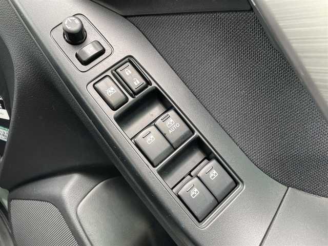 スバル フォレスター 2．0i－L アイサイト 福岡県 2014(平26)年 7.3万km ジャスミングリーンM 横滑り防止装置/衝突被害軽減システム/ABS/アイドリングストップ/ドラレコ/ダウンヒルアシストコントロール/レーンキープアシスト/クルーズコントロール/前後車外カメラ/コーナーセンサー/盗難防止装置/Wエアバッグ/BT/フルセグTV/純正ナビ/純正ETC/4WD/純正フロアマット/純正アルミホイール/オートライト/キセノンライト/AAC/プッシュスタート/シートヒーター D＋N席
