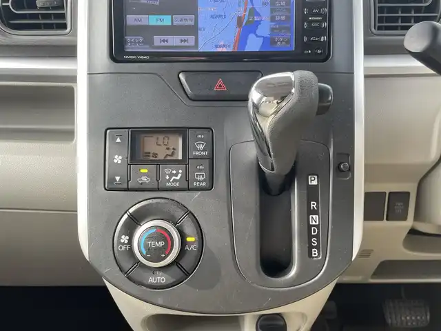 ダイハツ タント X SA 宮崎県 2014(平26)年 8.4万km ファイアークォーツレッドM 純正ＳＤナビ【NMCK-W64D】（CD/FM/AM/TV）　/ワンセグＴＶ　/片側パワースライドドア　/プッシュスタート　/スマートキー　/純正フロアマット　/オートライト/電動格納ミラー/衝突被害軽減ブレーキ　/アイドリングストップ