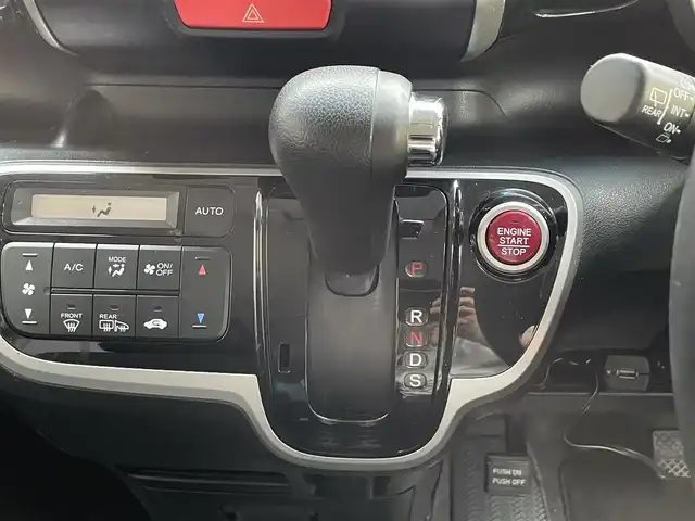 ホンダ Ｎ ＢＯＸ カスタム G ターボパッケージ 滋賀県 2013(平25)年 5.8万km クリスタルブラックパール 禁煙車/社外ナビ/（フルセグTV/Bluetooth/CD/DVD/SD/USB)/両側パワースライドドア/ステアリングスイッチ/本革巻ステアリング/クルーズコントロール/パドルシフト/スマートキー/スペアキー/オートライト/電動格納ミラー/ＥＴＣ/プッシュスタート/純正15インチアルミホイール/純正フロアマット