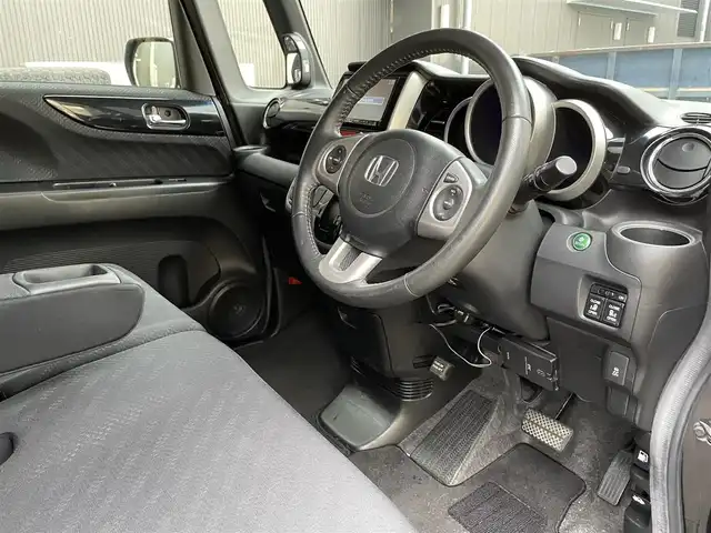 ホンダ Ｎ ＢＯＸ カスタム G ターボパッケージ 滋賀県 2013(平25)年 5.8万km クリスタルブラックパール 禁煙車/社外ナビ/（フルセグTV/Bluetooth/CD/DVD/SD/USB)/両側パワースライドドア/ステアリングスイッチ/本革巻ステアリング/クルーズコントロール/パドルシフト/スマートキー/スペアキー/オートライト/電動格納ミラー/ＥＴＣ/プッシュスタート/純正15インチアルミホイール/純正フロアマット